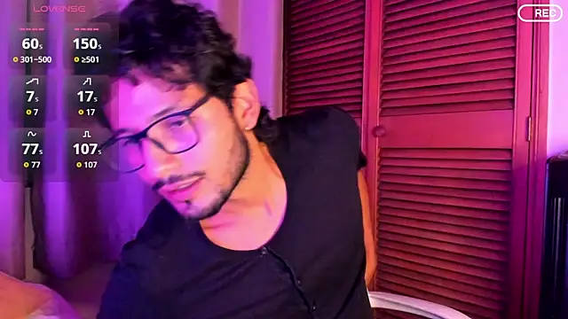 Nicholasrodrii online show from October 5, 10:40 pm