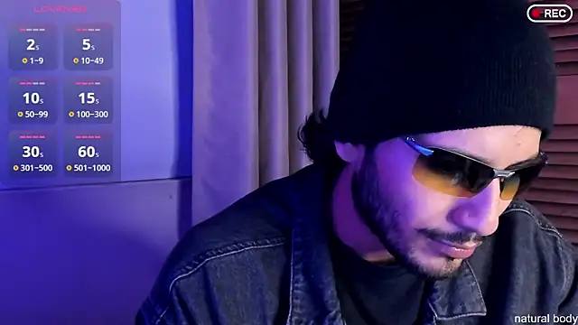 Nicholasrodrii online show from October 24, 11:56 pm