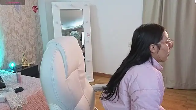 Snapshot of amy_fox2 chatting on March 12, 2:56 pm amy fox2 online show from March 12, 2:56 pm