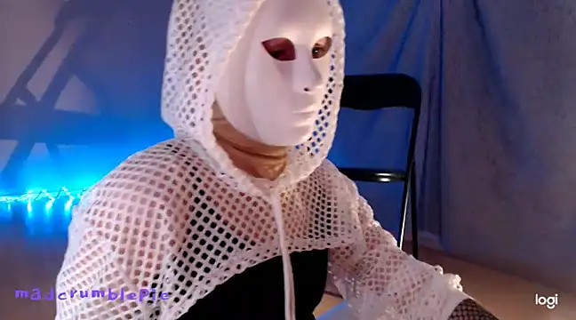 madcrumblepie online show from February 21, 8:05 pm