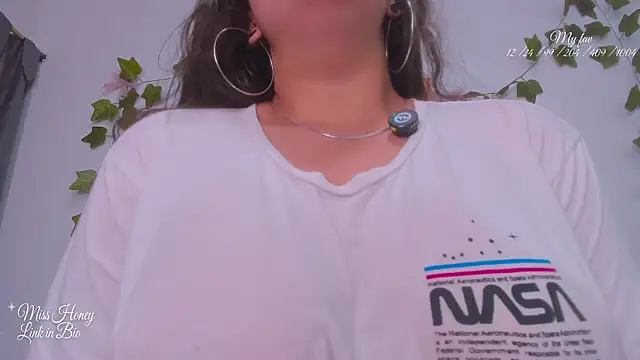 Snapshot of Mxss_Honey chatting on March 27, 3:12 am Mxss Honey online show from March 27, 3:12 am