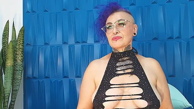 Snapshot of SandyyRose chatting on January 13, 5:02 pm SandyyRose online show from January 13, 5:02 pm