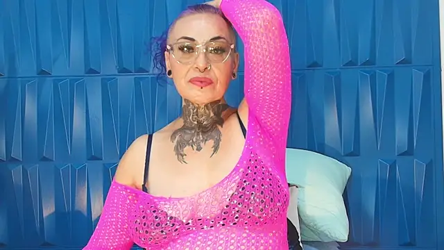 Snapshot of SandyyRose chatting on January 22, 5:28 pm SandyyRose online show from January 22, 5:28 pm