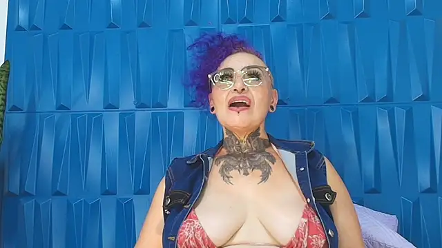 Snapshot of SandyyRose chatting on January 31, 8:22 pm SandyyRose online show from January 31, 8:22 pm