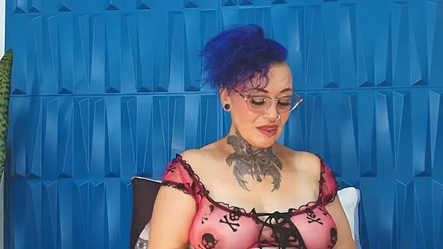 Snapshot of SandyyRose chatting on February 5, 10:44 pm SandyyRose online show from February 5, 10:44 pm