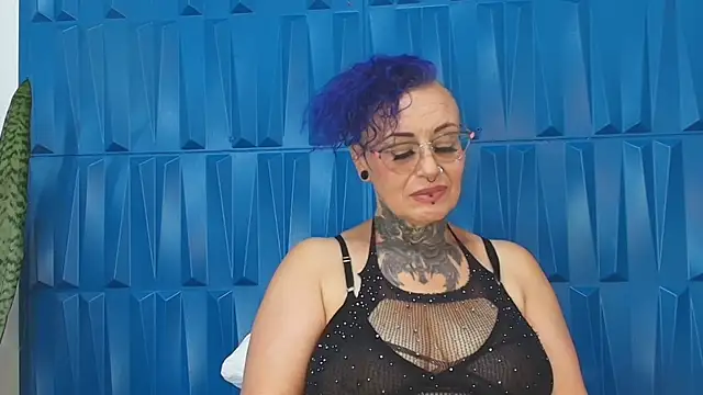 Snapshot of SandyyRose chatting on February 10, 6:24 pm SandyyRose online show from February 10, 6:24 pm