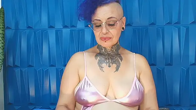 Snapshot of SandyyRose chatting on February 12, 10:59 pm SandyyRose online show from February 12, 10:59 pm