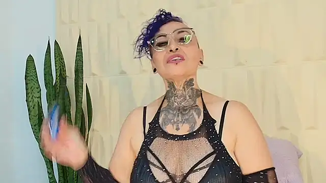 Snapshot of SandyyRose chatting on March 6, 5:11 pm SandyyRose online show from March 6, 5:11 pm