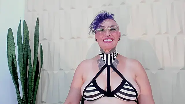 Snapshot of SandyyRose chatting on March 17, 9:34 pm SandyyRose online show from March 17, 9:34 pm