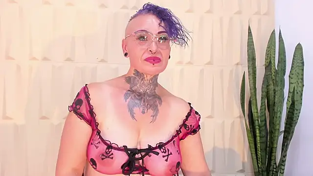 Snapshot of SandyyRose chatting on March 19, 8:43 pm SandyyRose online show from March 19, 8:43 pm