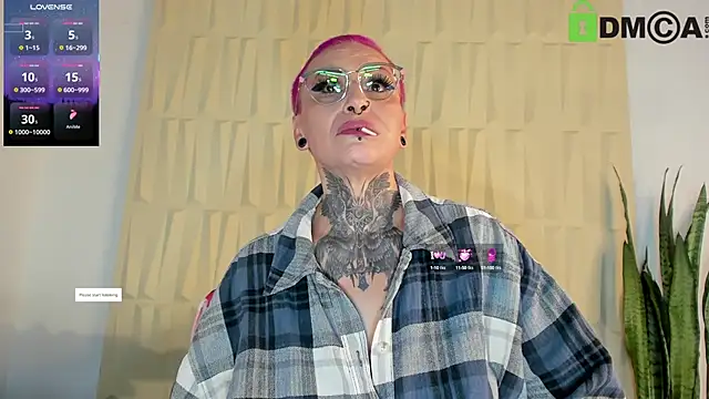 Snapshot of SandyyRose chatting on September 17, 3:08 am SandyyRose online show from September 17, 3:08 am