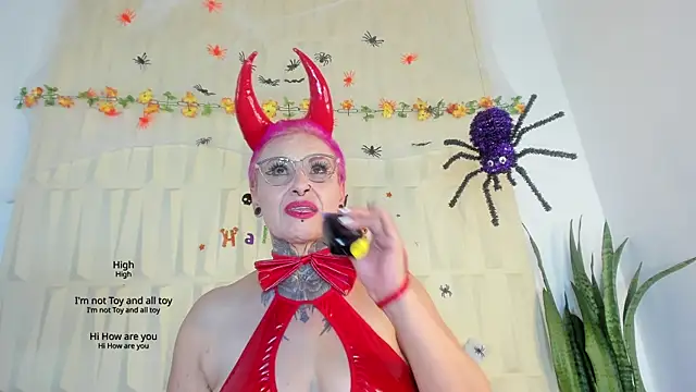 Snapshot of SandyyRose chatting on October 22, 2:34 am SandyyRose online show from October 22, 2:34 am