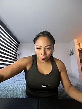 CindyWilliams  online show from February 18, 10:36 pm