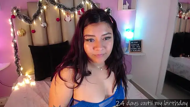 Snapshot of MeghanBurn chatting on January 3, 3:33 pm MeghanBurn online show from January 3, 3:33 pm