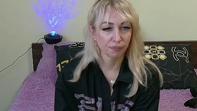Snapshot of Denny_Brenda chatting on January 18, 8:41 am Denny Brenda online show from January 18, 8:41 am