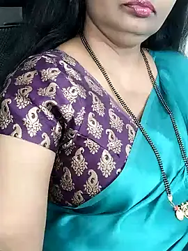 Snapshot of Deepthi_Mysore chatting on December 15, 9:09 pm Deepthi Mysore online show from December 15, 9:09 pm