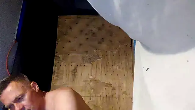 Snapshot of ed44435 chatting on December 20, 5:58 am ed44435 online show from December 20, 5:58 am