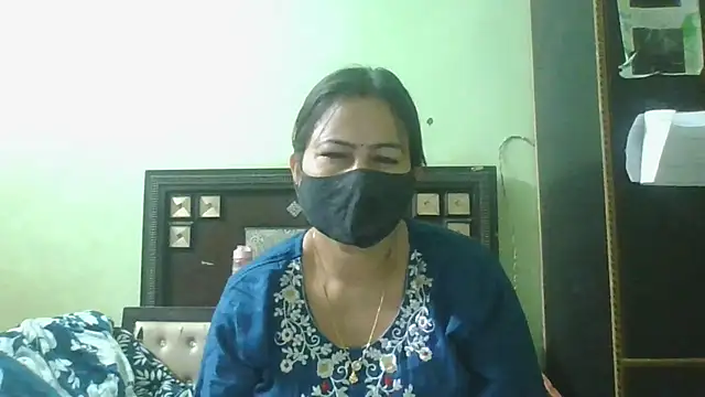 couplesuni online show from May 1, 4:17 am