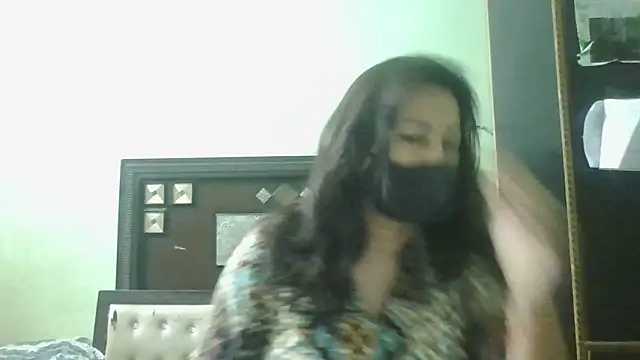 couplesuni online show from May 6, 3:13 am
