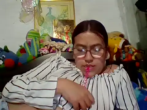 dafne19  online show from December 17, 3:17 am