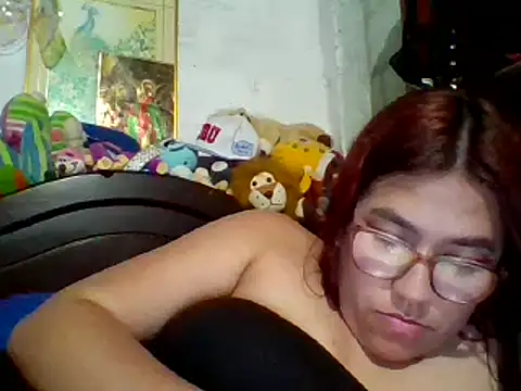 dafne19  online show from December 18, 7:15 am