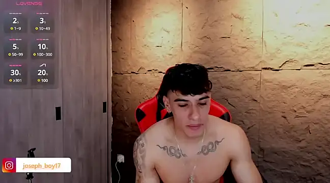 Snapshot of joseph_boy chatting on March 16, 4:01 pm joseph boy online show from March 16, 4:01 pm
