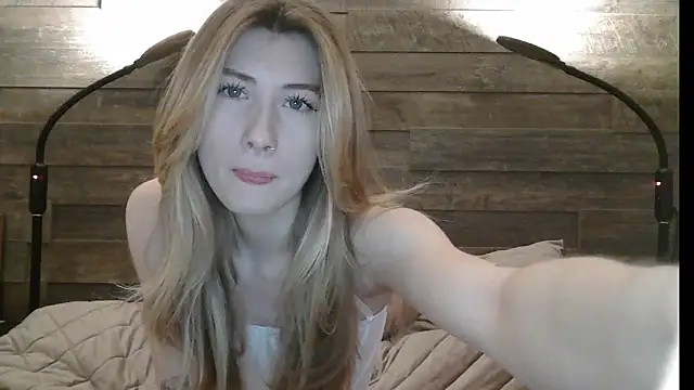 ErikaShyy online show from March 4, 7:08 am