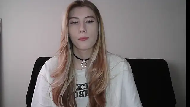 ErikaShyy online show from November 3, 11:33 am