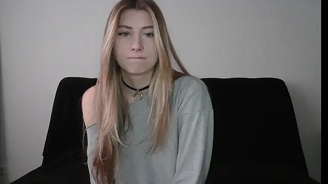 ErikaShyy online show from November 13, 11:20 am