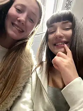 Snapshot of Sophie_Avory chatting on March 5, 8:32 pm Sophie Avory online show from March 5, 8:32 pm