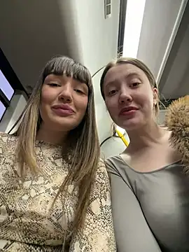 Sophie Avory online show from April 28, 5:51 pm
