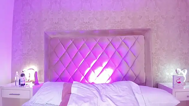 LiaFlowers online show from January 21, 4:21 am