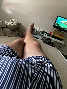 Snapshot of Julian_23312 chatting on February 2, 5:11 pm Julian 23312 online show from February 2, 5:11 pm