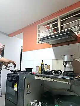 Snapshot of katysquirtdirty chatting on October 9, 11:36 pm katysquirtdirty online show from October 9, 11:36 pm