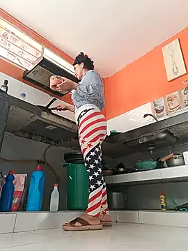 katysquirtdirty online show from February 4, 12:33 pm