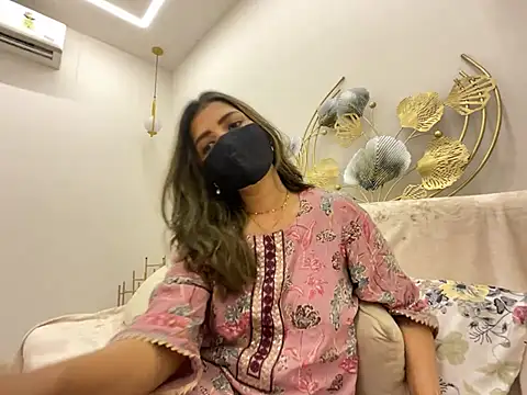 MaYaa  11 online show from March 13, 7:15 am