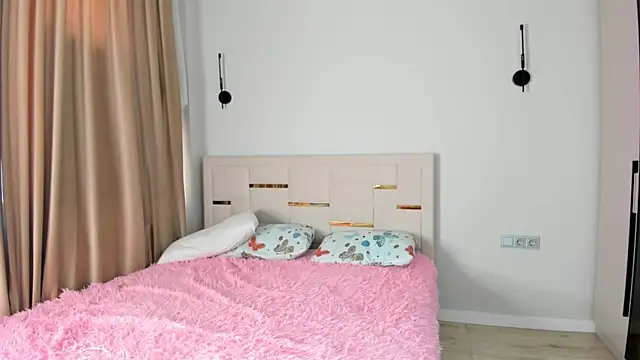 Lola Peach online show from October 24, 2:52 am