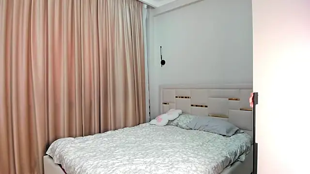 Lola Peach online show from December 23, 4:54 am