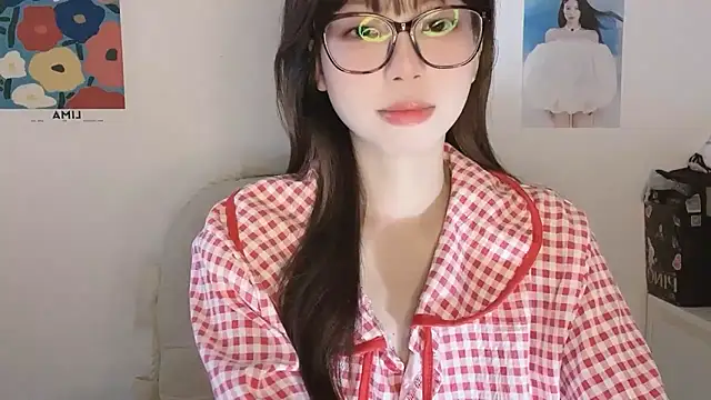 -Hottie online show from October 19, 8:15 am