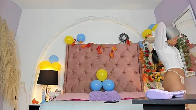 Snapshot of LadyAvalon chatting on September 26, 6:01 pm LadyAvalon online show from September 26, 6:01 pm