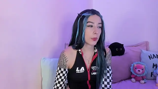 ValeriaCox online show from January 24, 2:30 pm