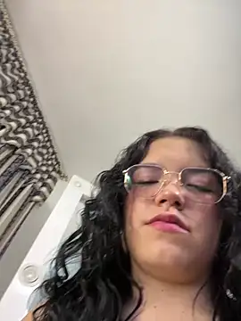 Snapshot of angela_cortes_ chatting on March 6, 3:13 am angela cortes  online show from March 6, 3:13 am