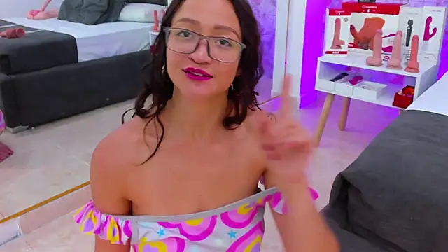 Snapshot of SaaraBrown chatting on January 30, 4:02 pm SaaraBrown online show from January 30, 4:02 pm