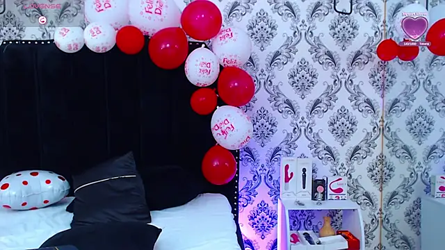 Snapshot of SaaraBrown chatting on February 11, 6:44 pm SaaraBrown online show from February 11, 6:44 pm