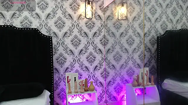 Snapshot of SaaraBrown chatting on March 5, 12:22 pm SaaraBrown online show from March 5, 12:22 pm