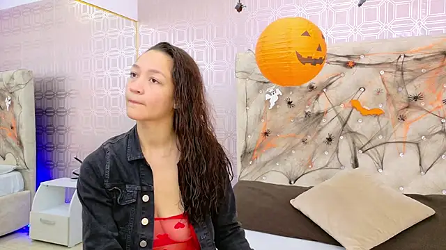 Snapshot of SaaraBrown chatting on October 23, 12:15 pm SaaraBrown online show from October 23, 12:15 pm