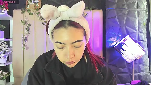 Mia Rinn online show from January 16, 2:10 pm