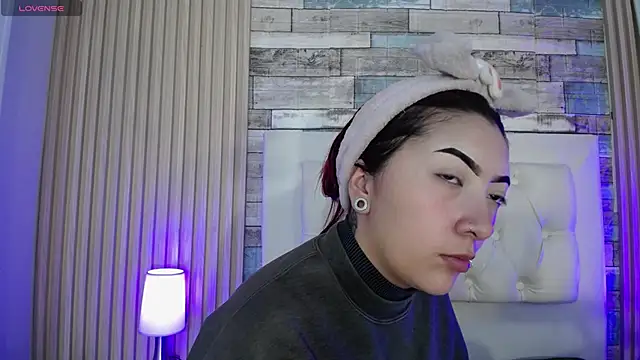 Mia Rinn online show from February 19, 6:59 pm