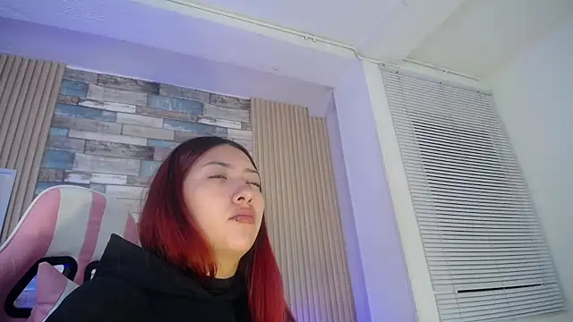 Mia Rinn online show from March 29, 1:00 pm