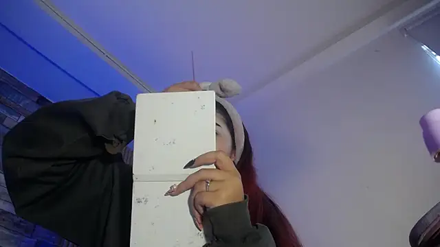 Mia Rinn online show from March 30, 1:01 pm